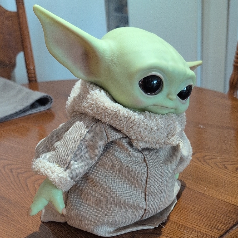 Star Wars Green and Gray Stuffed Toy
